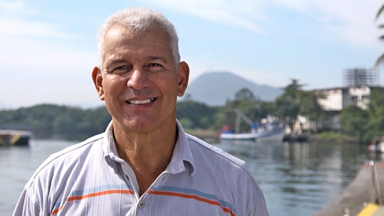 Carlos Galvão sorri ao pensar nas bênçãos de Deus