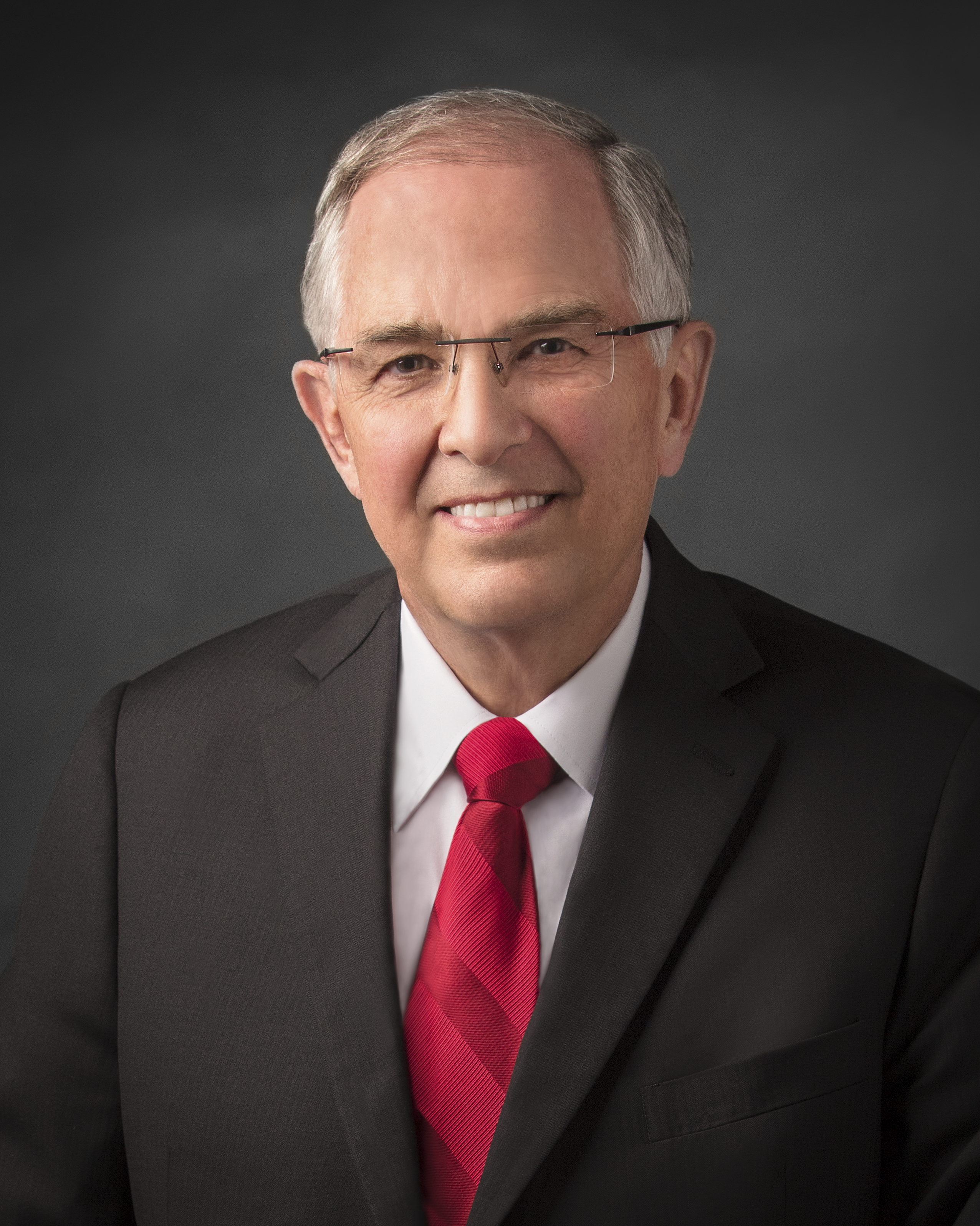 Elder Neil L. Andersen, official portrait, 2019.