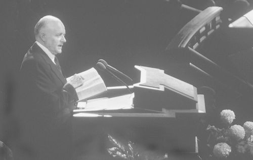 Hunter, Howard W.