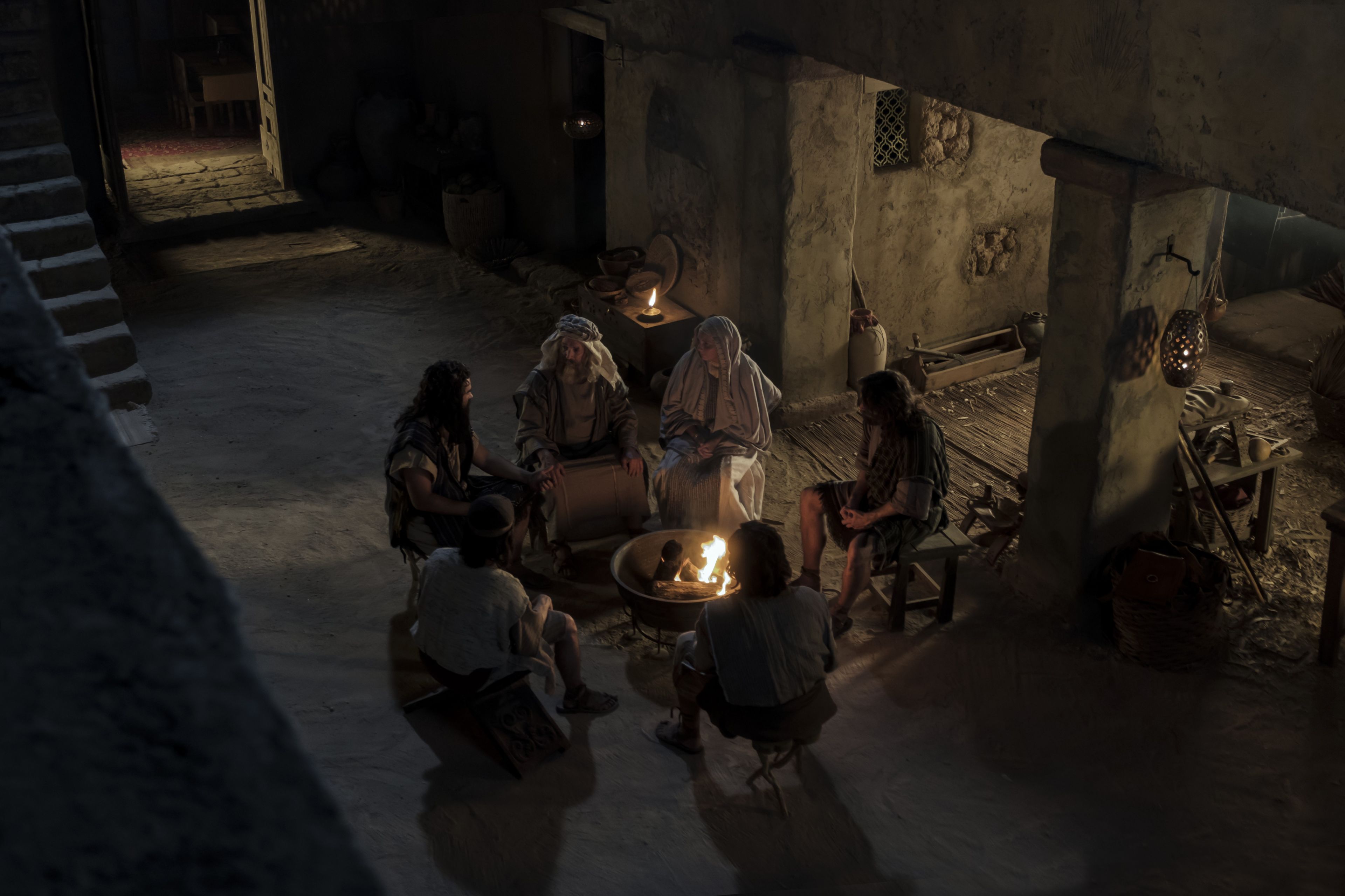 Lehi speaking to his family
