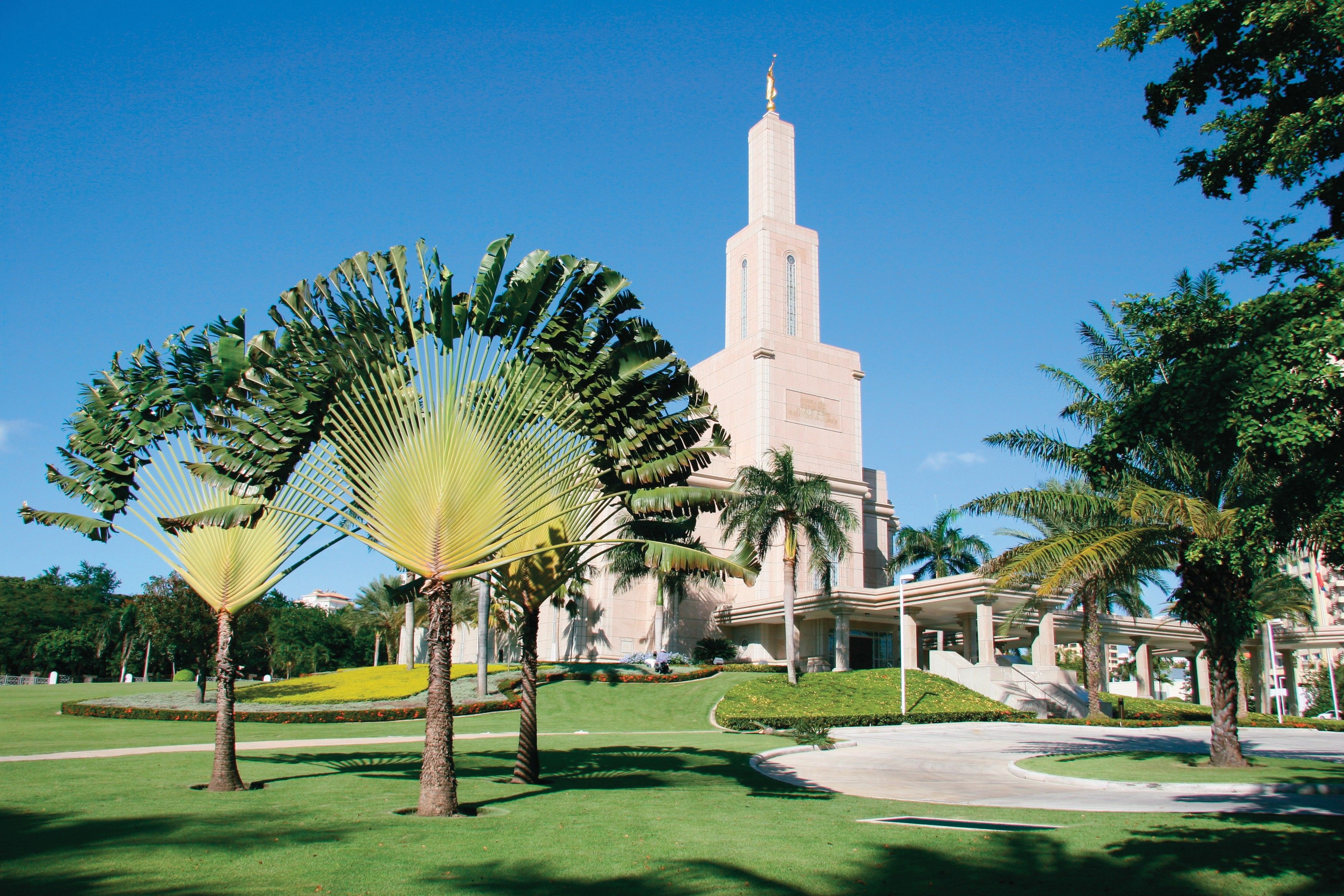 santo-domingo-dominican-republic-temple