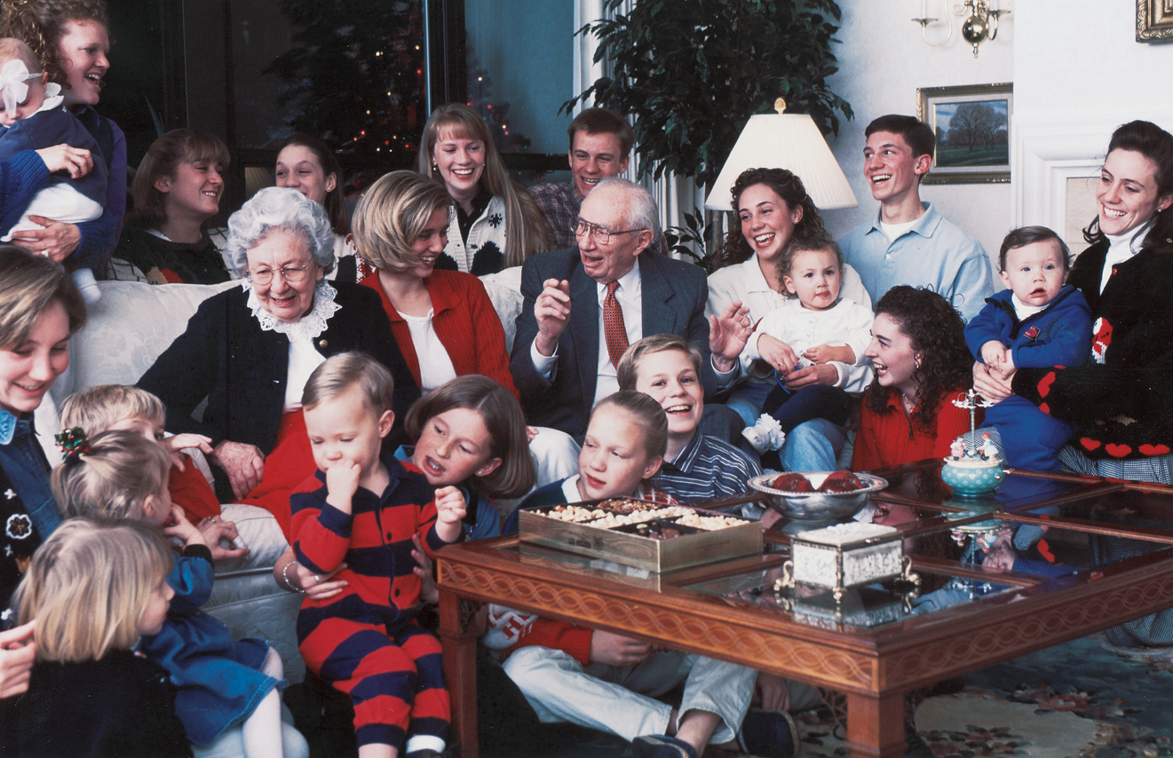 Das Ehepaar Hinckley mit ihren Enkeln