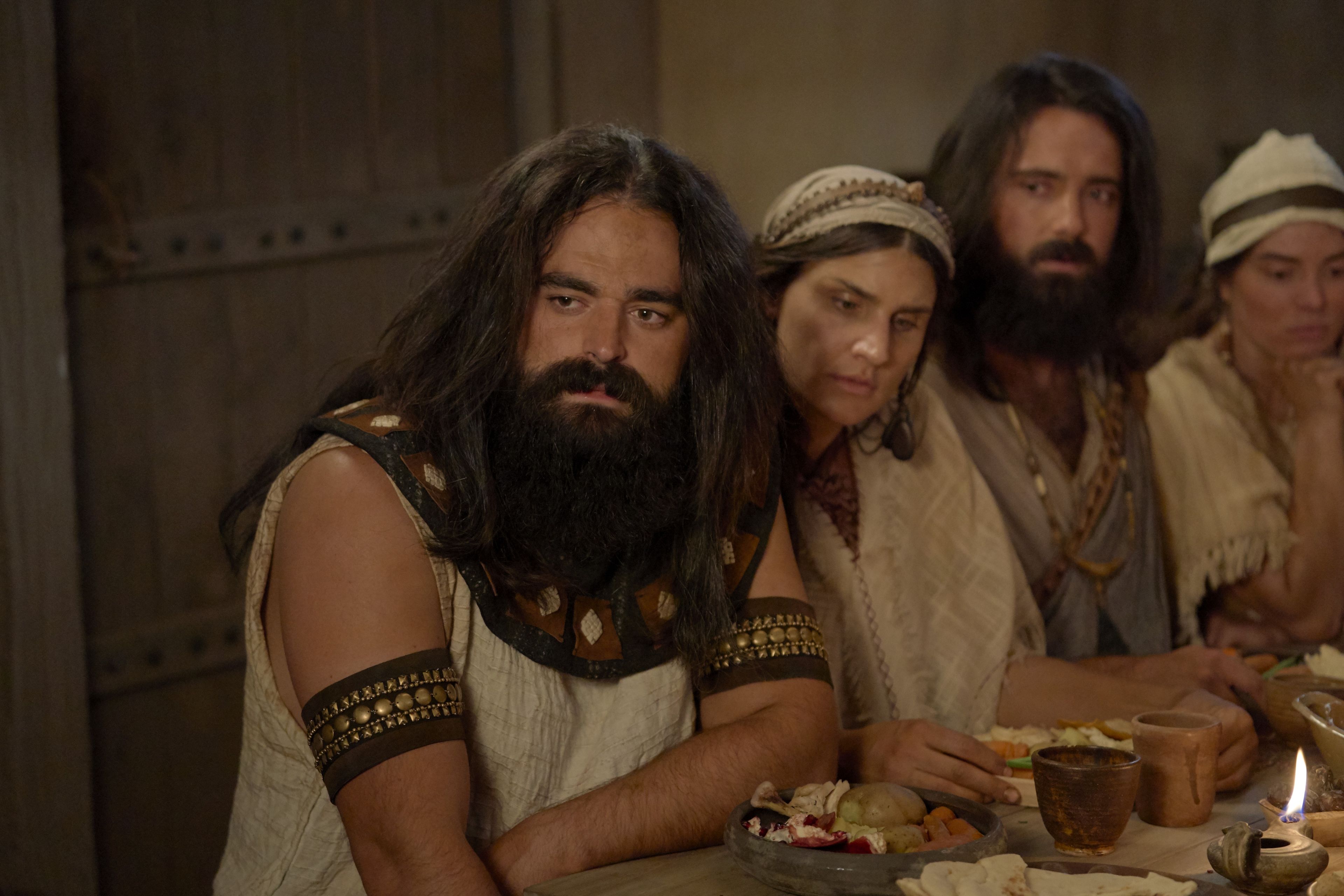 Lehi’s family eating dinner together